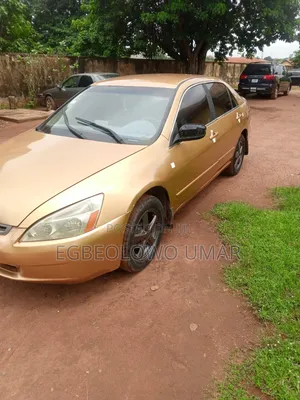 Honda Accord 2005 Gold