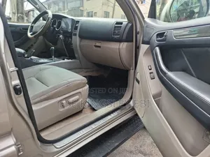 Toyota 4-Runner Limited V8 4x4 2005 Gold