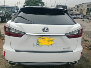 Lexus RX 350 FWD 2017 White