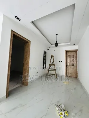 3bdrm Block of Flats in Shomolu / Shomolu for sale