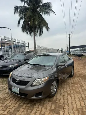 Toyota Corolla 2010 Gray