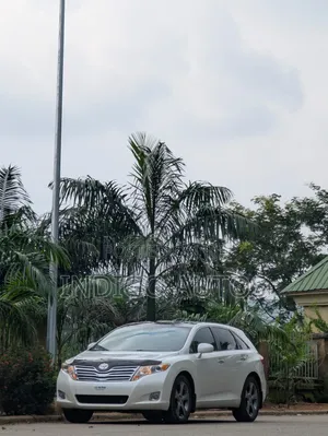Toyota Venza 2010 White