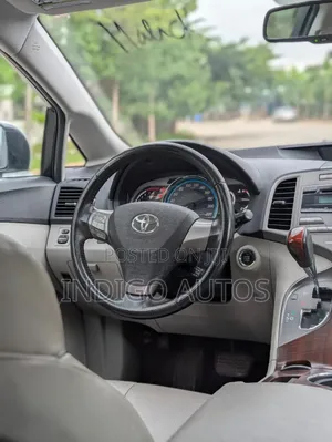 Toyota Venza 2010 White