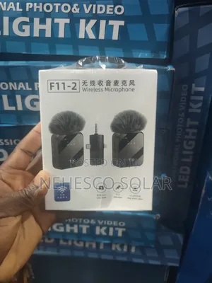 F11-2 Clip-on Wireless Microphone for Video Creators