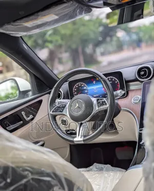 Mercedes-Benz C300 2023 White