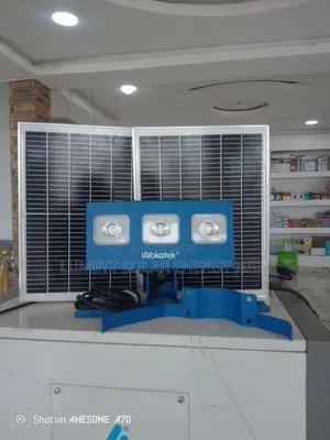 Wakatek 300W Solar Floodlight for Compound Lighting