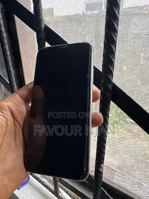 Apple iPhone X 64 GB White