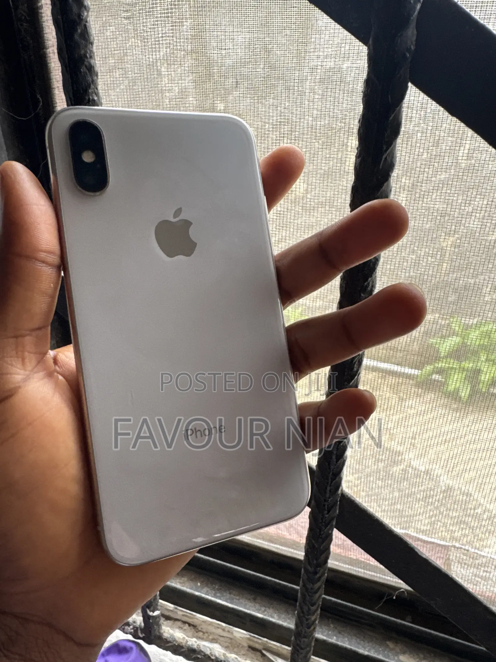 Apple iPhone X 64 GB White