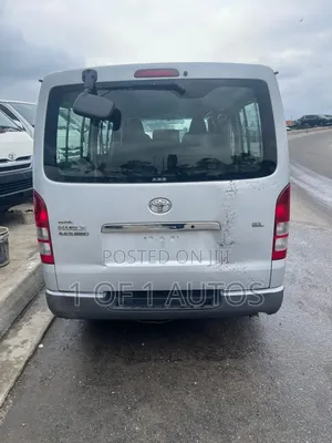 Toyota HiAce 2010 Silver