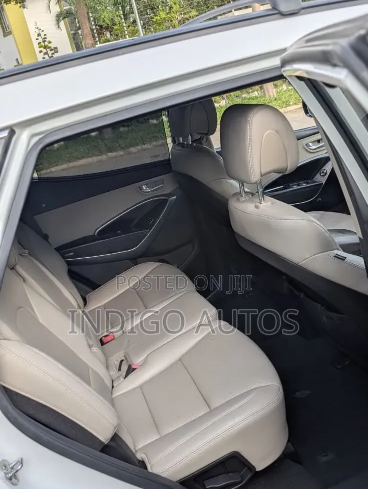 Hyundai Santa Fe 2014 White