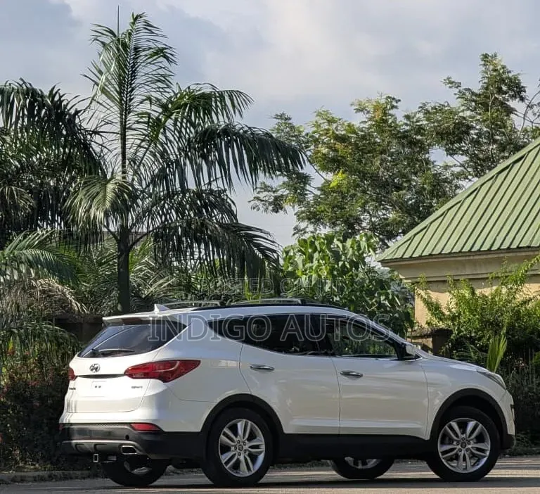 Hyundai Santa Fe 2014 White