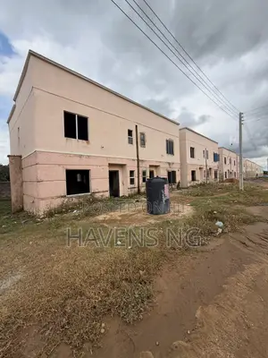 4bdrm Duplex in Life Camp for sale