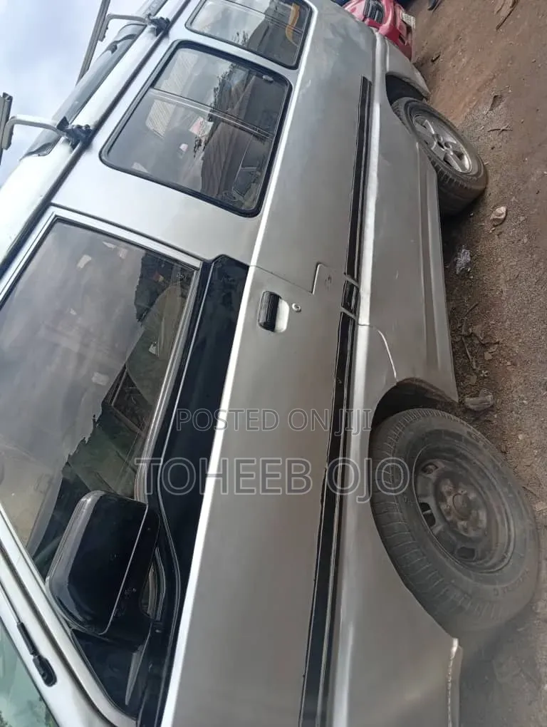 Mitsubishi L300 1998 Grey