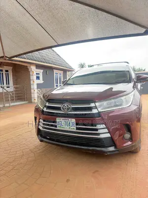 Toyota Highlander XLE 4dr SUV (3.5L 6cyl 6A) 2015