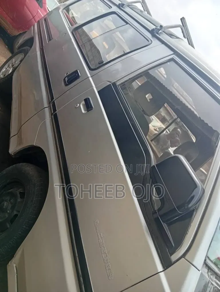 Mitsubishi L300 1998 Grey