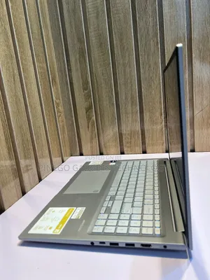 Laptop Asus Vivobook 16 16GB Intel Core i9 SSD 1T