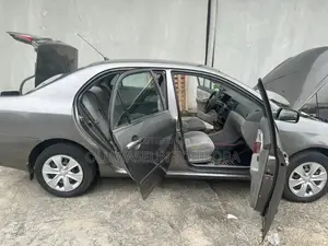 Toyota Corolla 2005 Gray