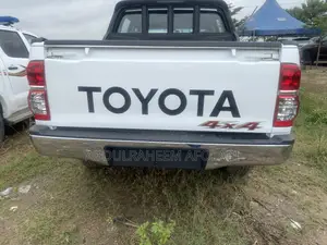 Toyota Hilux 2013 White