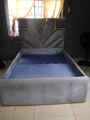 Bedframe  Stamd