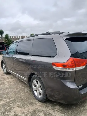 Toyota Sienna XLE 7 Passenger Mobility 2012 Brown