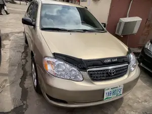 Toyota Corolla 2005 Gold