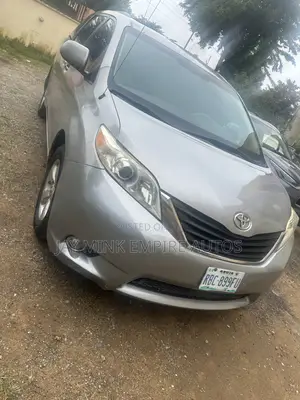 Toyota Sienna 2012 Gray