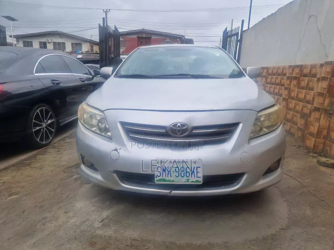 Toyota Corolla 2009 Silver