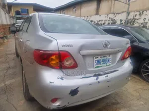 Toyota Corolla 2009 Silver