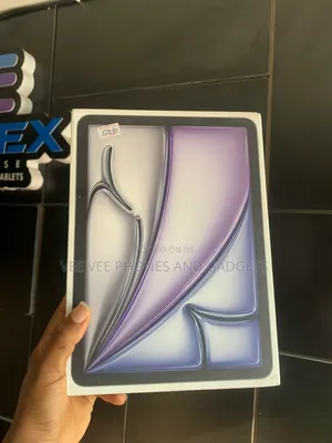 New Apple iPad Air 128 GB Black