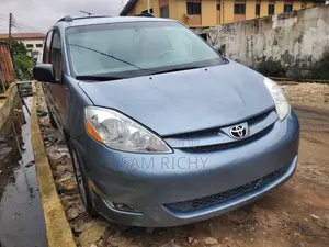 Toyota Sienna LE AWD 2006