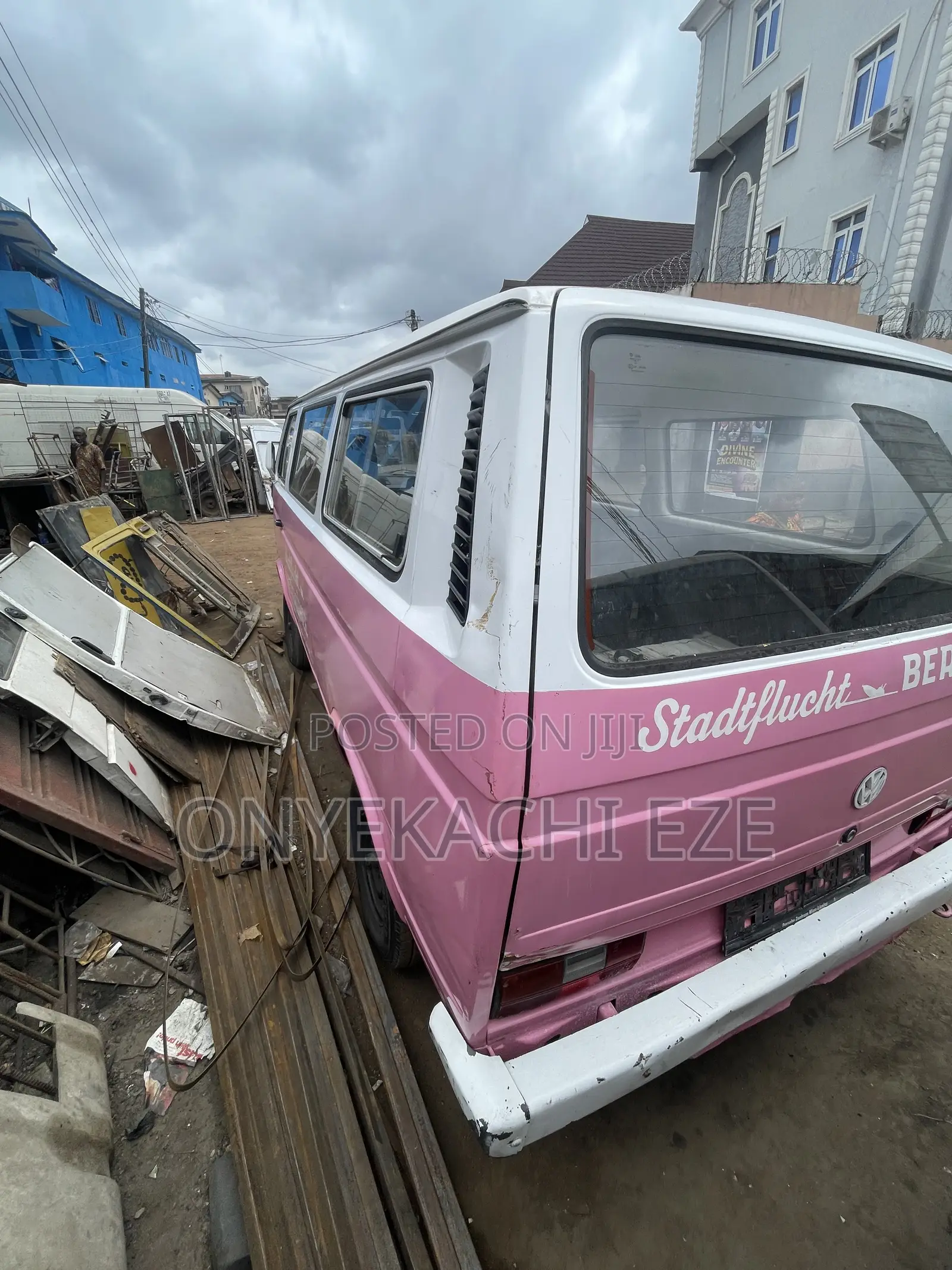 Volkswagen Transporter 2003 Pink