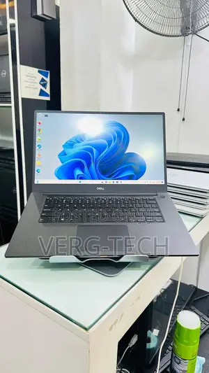 Laptop Dell Latitude 5540 16GB Intel Core i7 SSD 512GB