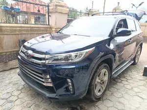 Toyota Highlander 2016 Blue