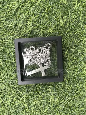 Trendy Fashion Jewellery – Chains, Necklaces & Bracelets