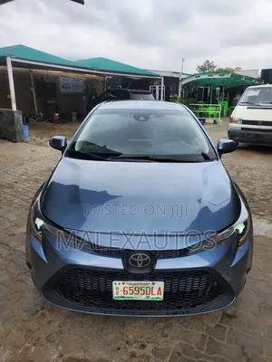 Toyota Corolla LE 2020 Blue