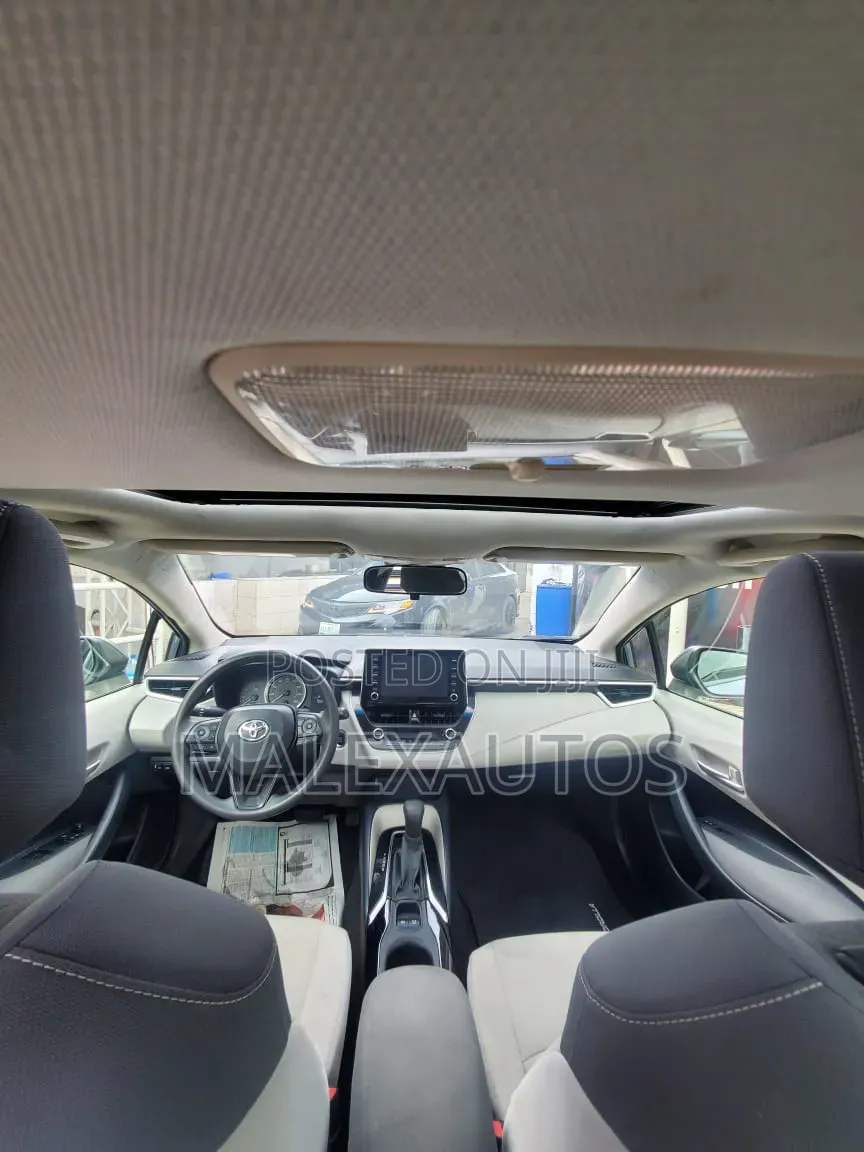 Toyota Corolla LE 2020 Blue