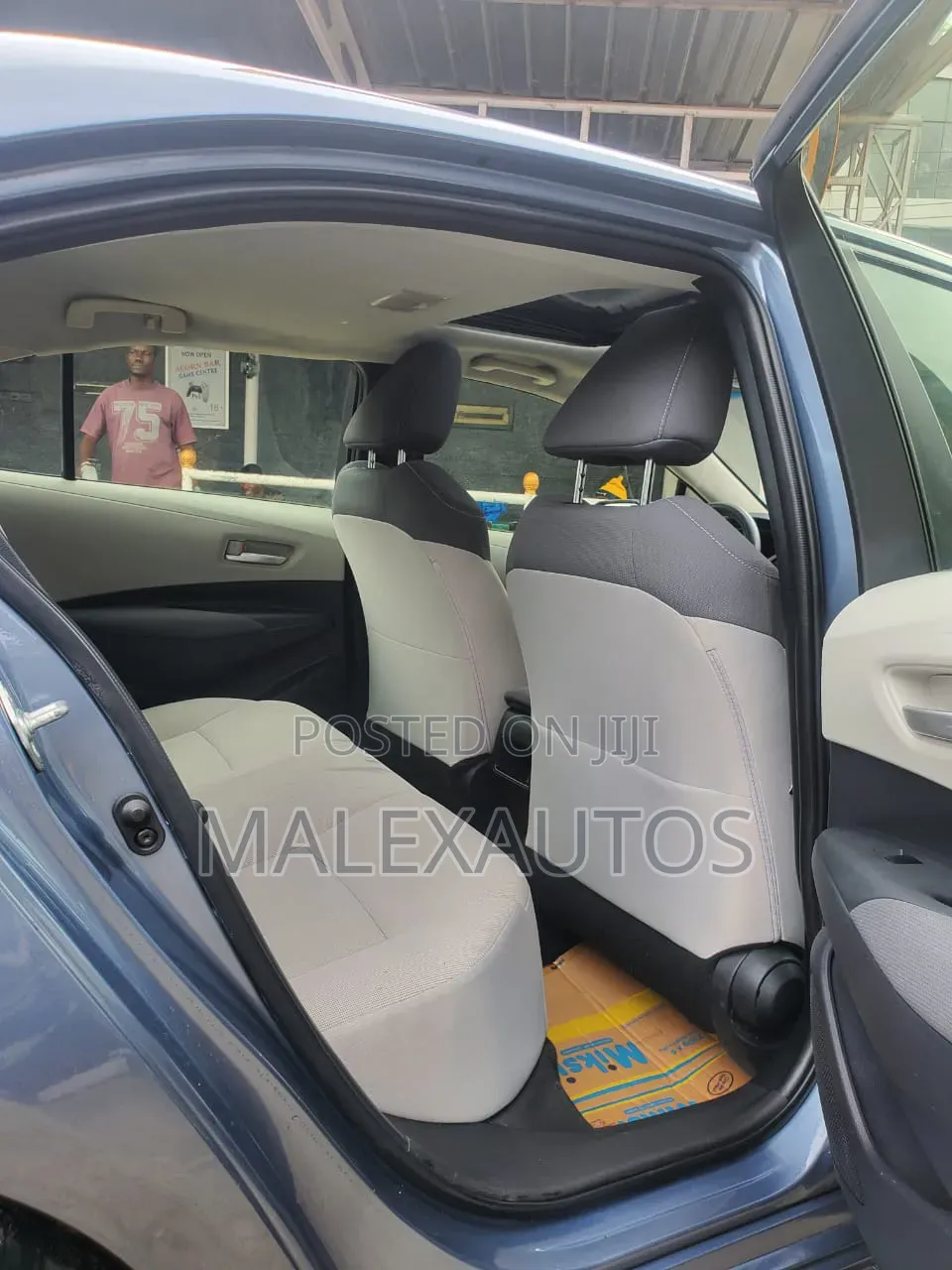 Toyota Corolla LE 2020 Blue