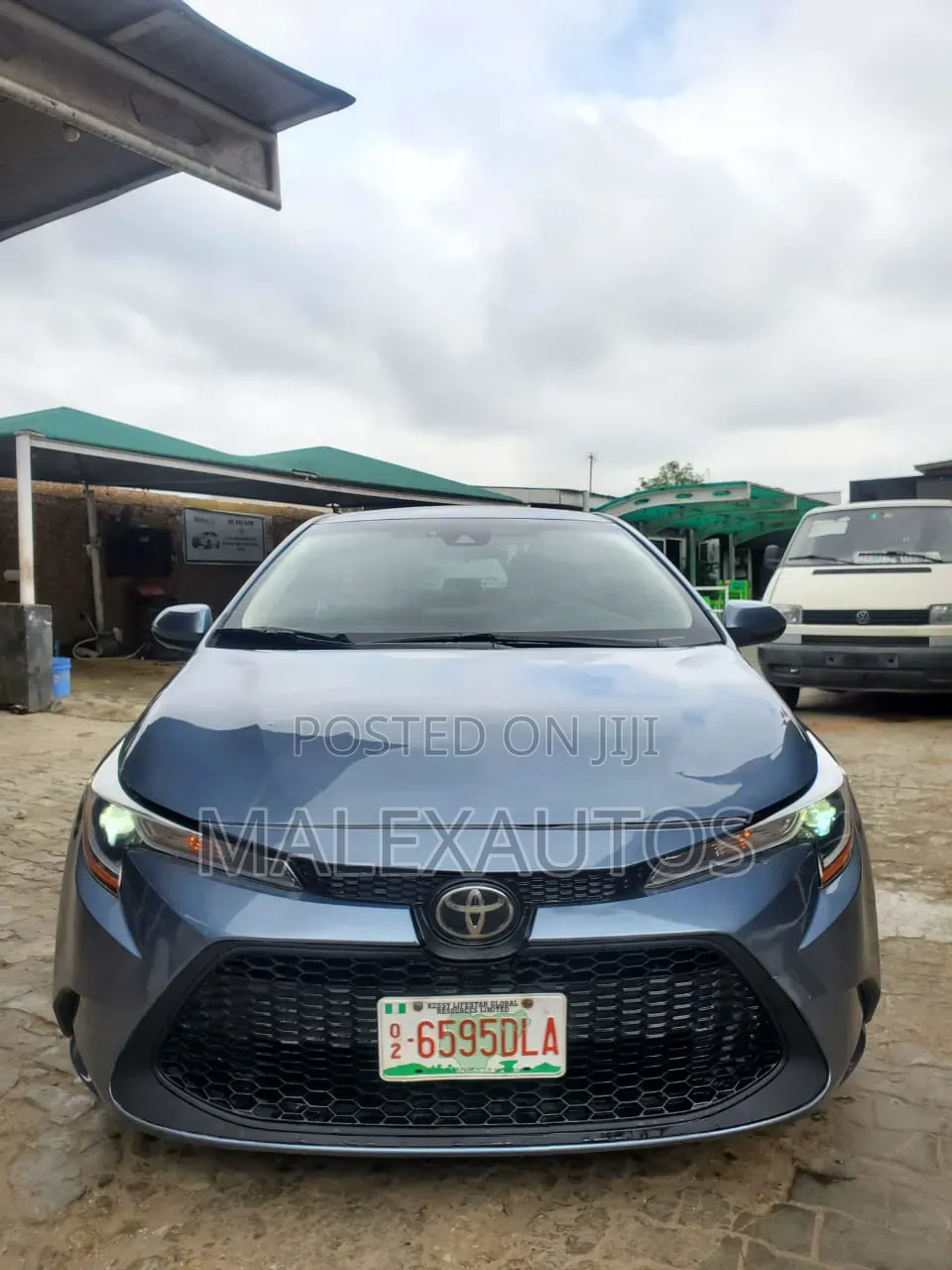 Toyota Corolla LE 2020 Blue