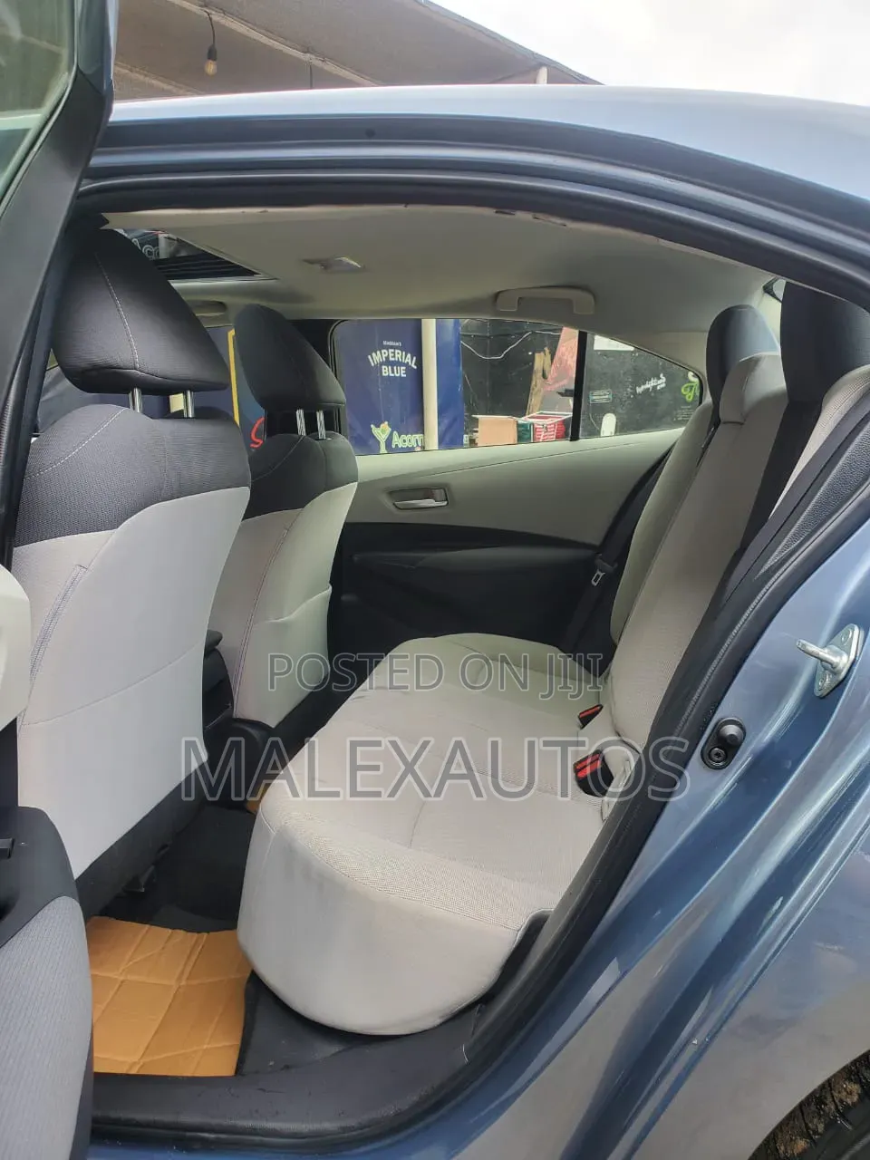 Toyota Corolla LE 2020 Blue