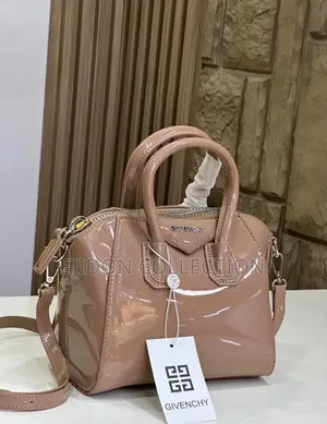 Givenchy Glouxry