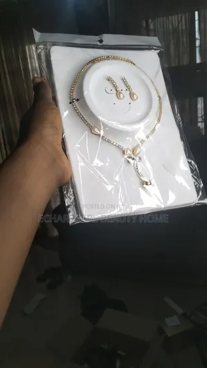Ladies’ Jewelry Set – Earrings, Necklace & Bracelet