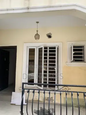 3bdrm Apartment in Alfa Mead Cresent, Sangotedo for rent