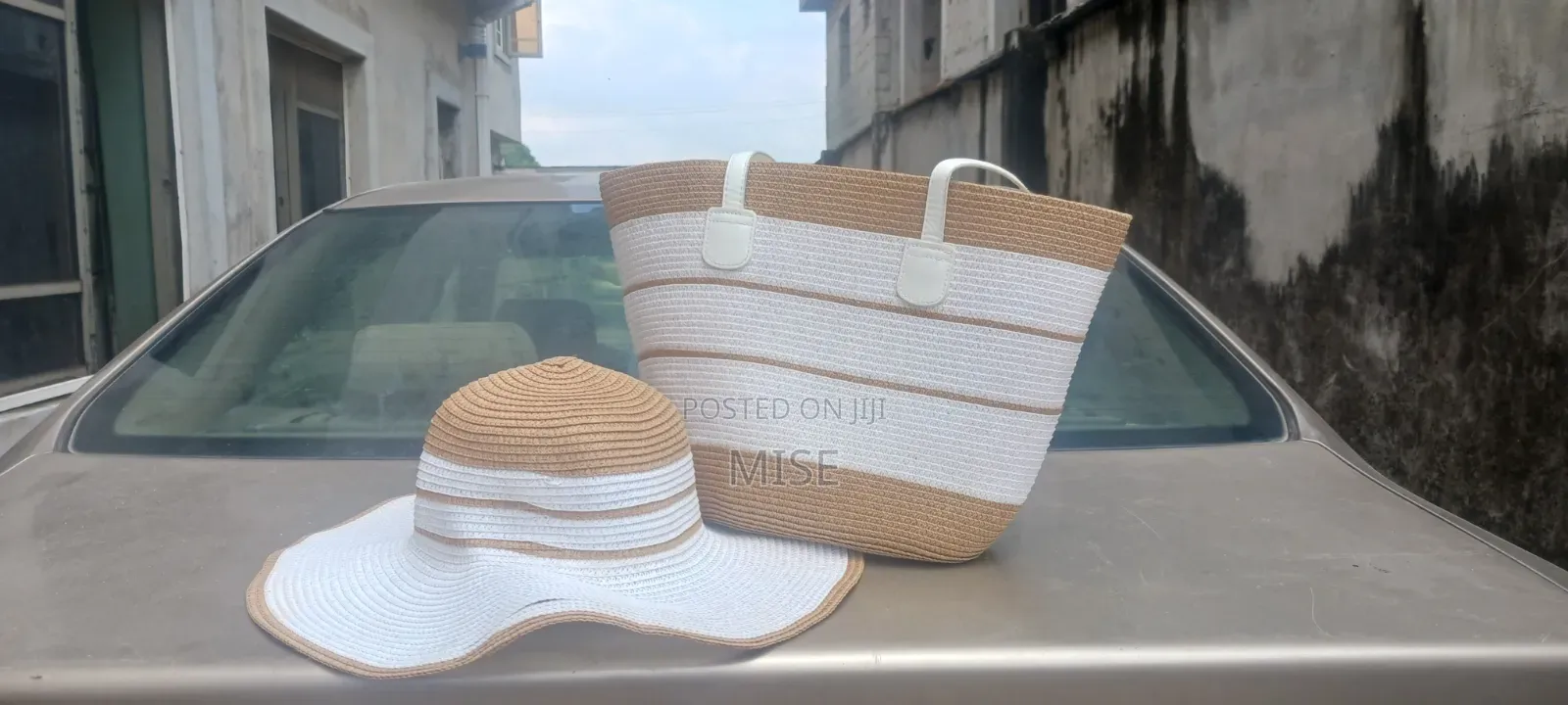 Beige & White Woven Beach Bag + Cap 🤍