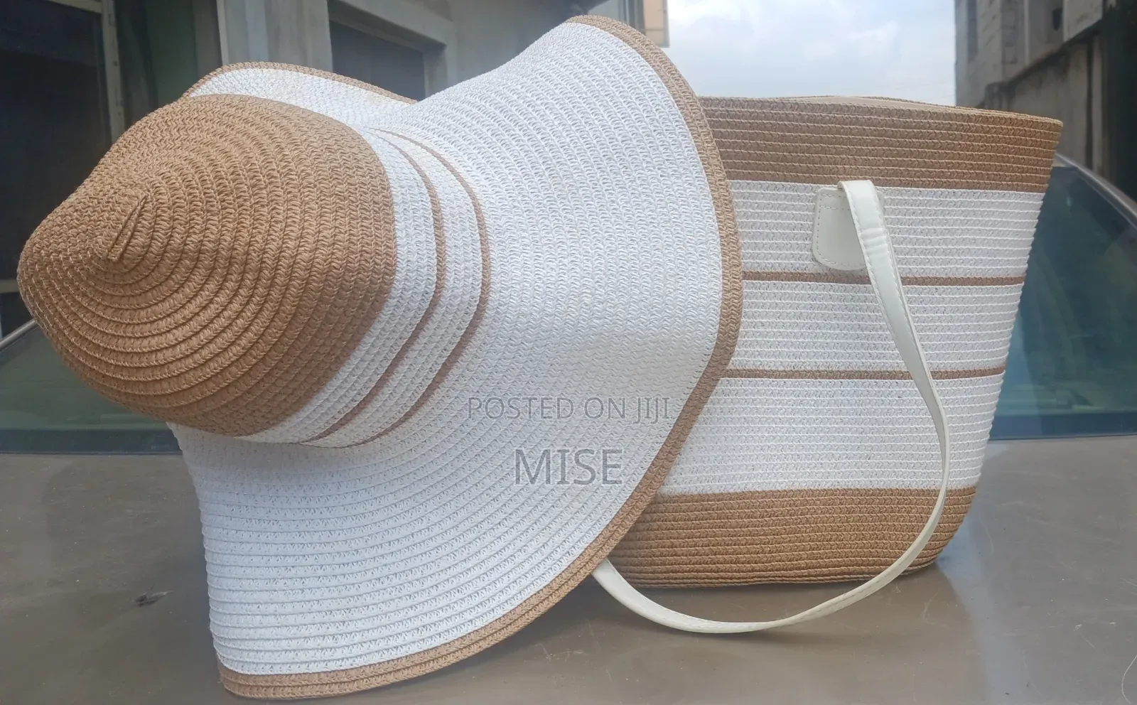 Beige & White Woven Beach Bag + Cap 🤍