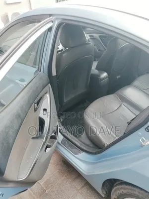 Hyundai Elantra 2012 Blue