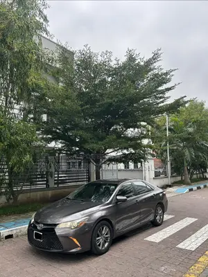 Toyota Camry SE 4dr Sedan (2.5L 4cyl 6A) 2015 Gray