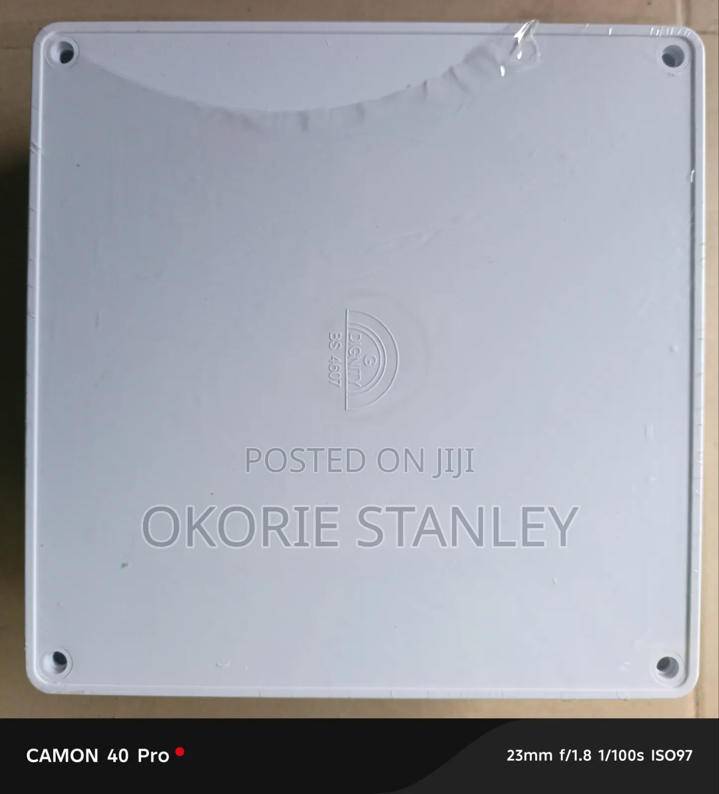 Adaptable Box 9*9 Deep Dignity