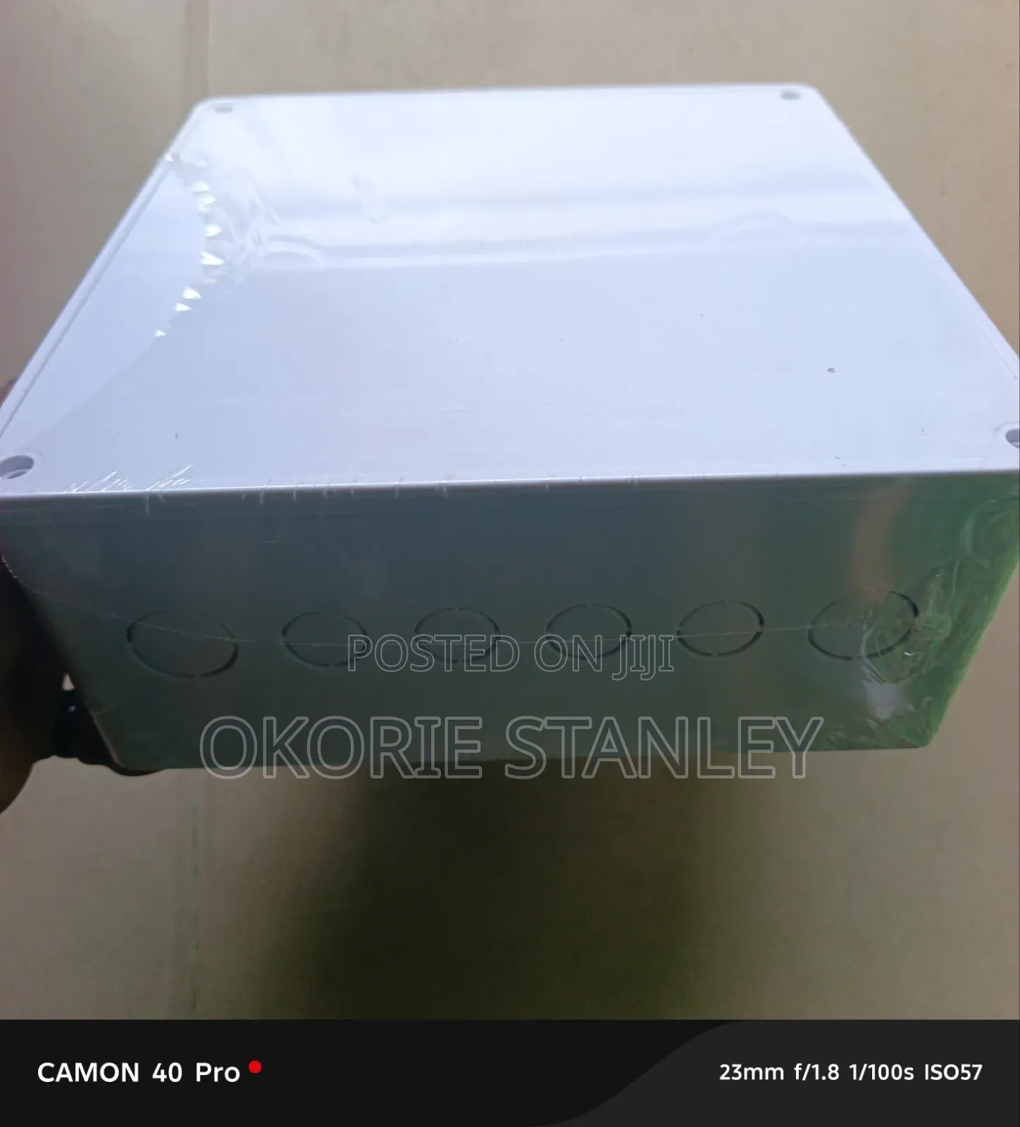 Adaptable Box 9*9 Deep Dignity