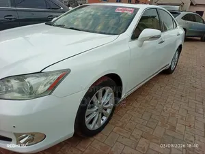 Lexus ES 2013 White