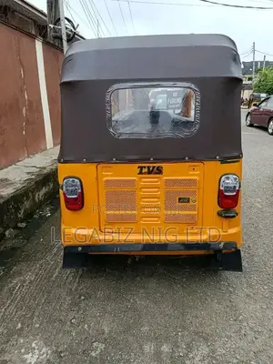 TVS King Deluxe Plus iTouch Start 2023 Yellow